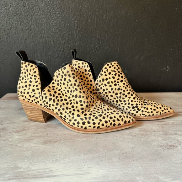 Dolce Vita Leopard Calf Hair Sonni Booties Size 7 Women's Booties - Picture 3 of 5